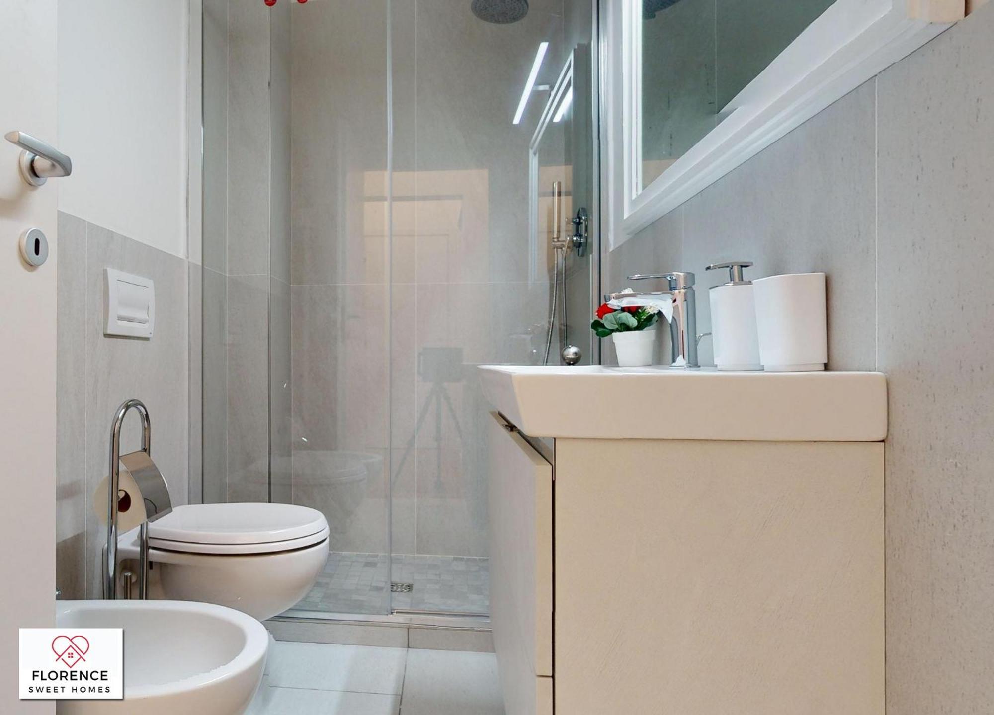 Central Rail By Sweet Homes Florencia