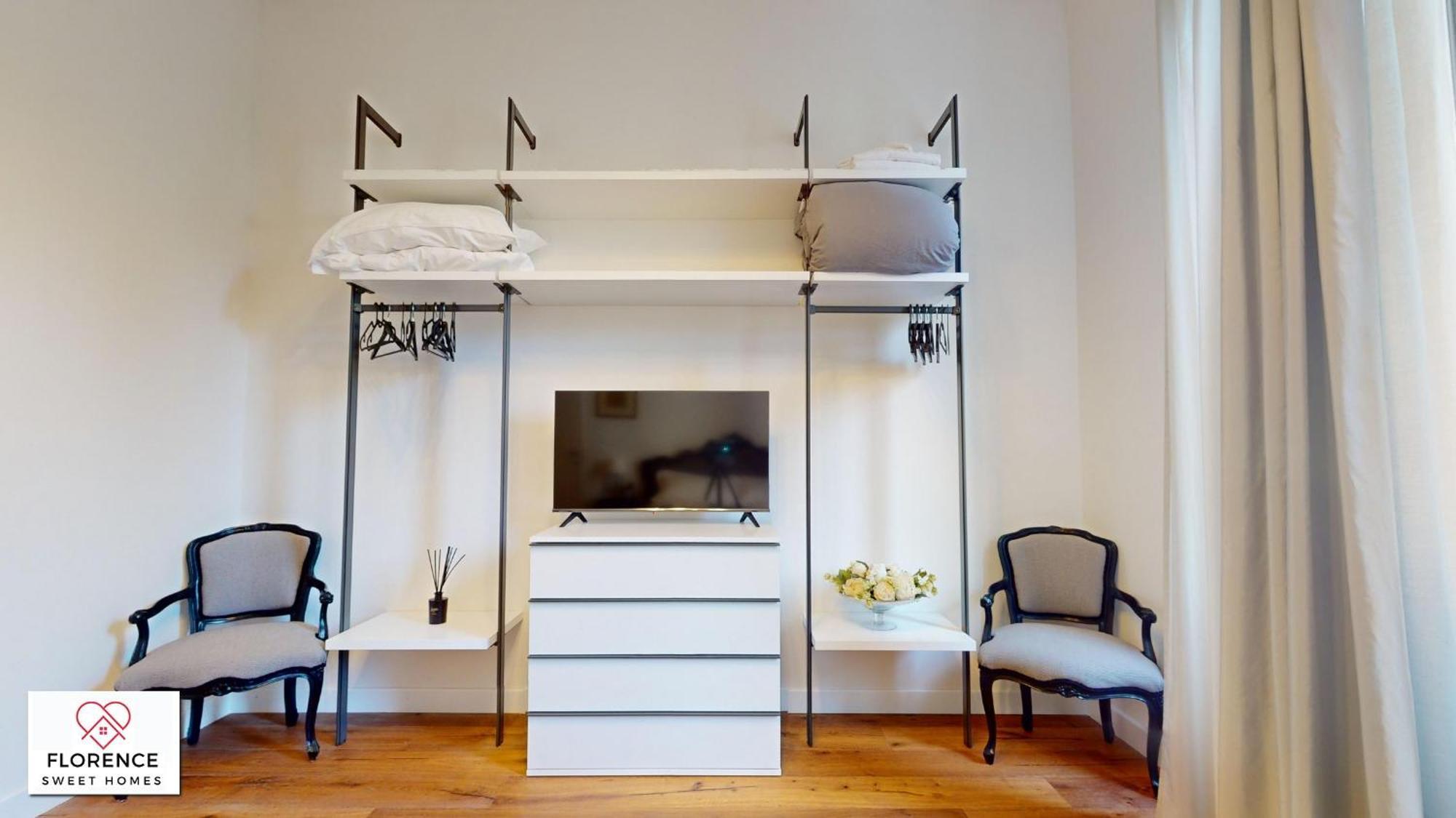 Central Rail By Sweet Homes